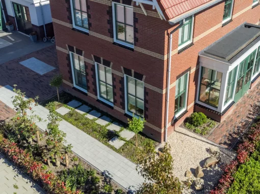 Tuin met Pergola in de Goorn